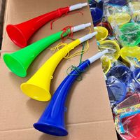 Corneta Vuvuzela de Plástico Colorida con Cordón, Sonido Fuerte, Accesorio para Animar en Partidos de Fútbol, Fiestas y Eventos