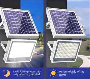 ไฟสปอร์ตไลท์โซลาร์เซลล์ LED สำหรับภายนอกอาคาร กำลังไฟ 100W 200W 300W 400W 500W ระยะไกล สำหรับสวน วัสดุอะลูมิเนียม มาตรฐาน IP65 ขายส่ง - Product Image 3