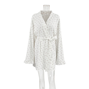 Bata de Dormir para Mujer, Cuello en V, Manga Larga con Volantes, Cintura Elástica, Estampado Romántico, Abrigada para Otoño e Invierno 2024 - Product Image 5