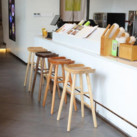 Chaise en bois massif de haute qualité en forme de pomme pour cafés, cuisines de style nordique et salons