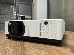 8200 <span class=keywords><strong>lumen</strong></span> độ sáng cao 3LCD laser chiếu WUXGA 1920*<span class=keywords><strong>1200</strong></span> <span class=keywords><strong>3D</strong></span> Hologram chiếu cho địa điểm lớn nhập vai chiếu - Product Image 3