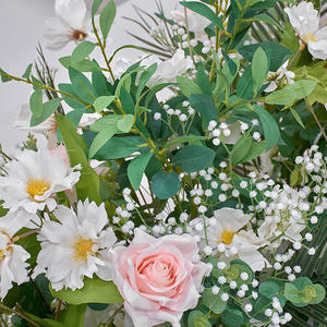 Fleur artificielle en soie verte faite à la main pour la décoration de scène de mariage, style naturel et durable - Product Image 4