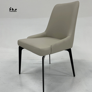 Fauteuil de salle à manger personnalisable en cuir PU avec pieds en métal noir, chaise de loisirs en gros pour usage domestique et commercial - Product Image 3