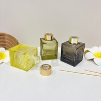 Bouteille diffuseur en verre côtelé carré vertical avec bouchon à vis, 100 ml, vide, pour parfum et aromathérapie, couleur personnalisée, vente en gros