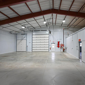 Bâtiment préfabriqué (<span class=keywords><strong>PEB</strong></span>) moderne en panneaux sandwich isolés, hangar en acier lourd pour marchandises sensibles à la température - Product Image 3