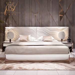 Lit double king size en cuir de luxe, nouveau design BS, grande tête de lit, mobilier de chambre à coucher moderne italien haut de gamme sur mesure pour villas - Product Image 1