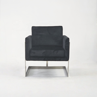 Fauteuil d'appoint moderne en velours avec structure métallique, chaise longue rembourrée pour salon, chambre ou bureau, idéal pour salon de manucure