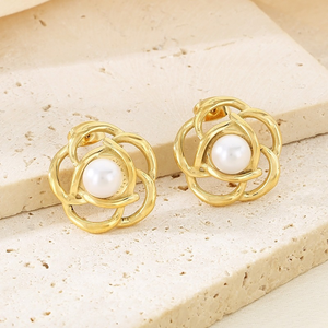 Nouvelle Arrivée Boucles d'Oreilles Pendantes Fleur en Alliage de Cuivre Plaqué Or 18K Étanche Tendance Cadeau Femme - Product Image 3