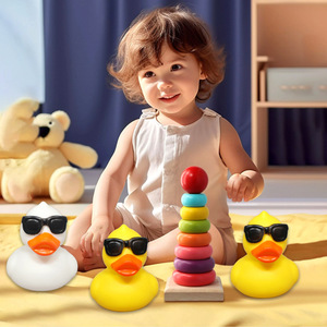 <span class=keywords><strong>Gafas</strong></span> <span class=keywords><strong>de</strong></span> <span class=keywords><strong>sol</strong></span> con logotipo personalizado pato <span class=keywords><strong>de</strong></span> plástico creativo lindo realista pequeño juguete para apretar bebé juego <span class=keywords><strong>de</strong></span> agua flotante Mini - Product Image 3