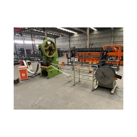 Machine entièrement automatique pour la fabrication de fil barbelé pour les projets de clôtures de sécurité des voies ferrées, des autoroutes et des aéroports
