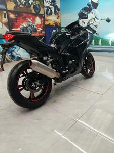 Moto sportive <span class=keywords><strong>Kawasaki</strong></span> Ninja Junior avec moteur bicylindre refroidi par eau de <span class=keywords><strong>650</strong></span> cm³. Le corps est conçu pour être léger. - Product Image 5