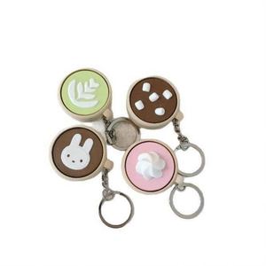 Llavero de PVC con diseño de taza de chocolate caliente en miniatura 3D, bonito colgante de bebida de chocolate con remolino de malvaviscos, cadena de cuentas a juego de colores para regalo - Product Image 1