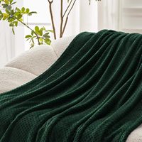 Couverture en polyester en stock d'usine, vente en gros, super douce et chaude, tissage Osaka, polaire corail, taille Queen, couverture de maison, jeté pour l'hiver