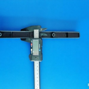 Zengxi Hardware Adjustable Desk <b>Plastic</b> Guard <b>Strip</b> 330x20x15mm Black Anti Slip <b>Strip</b> For Desk Edge Protection - Product Image 4