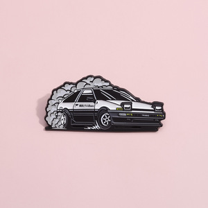 Broche de metal minimalista con forma de coche inspirado en películas, insignia decorativa para ropa, venta al por mayor - Product Image 4