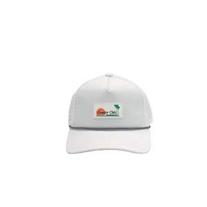 Casquette de baseball OEM personnalisée en polyester imperméable à séchage rapide, avec logo en caoutchouc, 5 panneaux, perforations découpées au laser et trous percés - Product Image 1