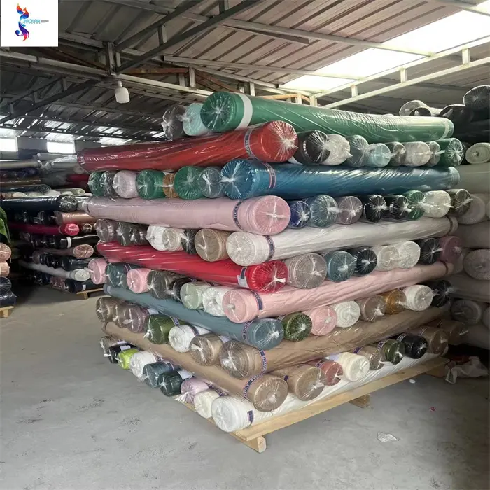 Marchandises prêtes Stock Tissu Chine Polyester Soie 100% Polyester Plaine Crêpe Satin Tissu Pour Vêtements Robe
