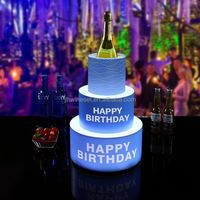 Présentateur de gâteaux d'anniversaire avec logo personnalisé à 3 niveaux Service de bouteilles VIP Présentateur de gâteaux d'anniversaire LED VIP pour la fête en boîte de nuit