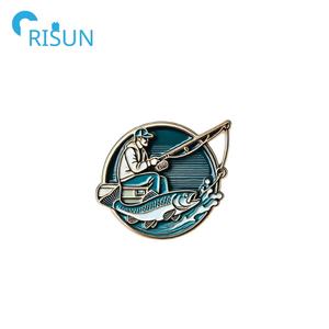 Usine métal émail personnalisé épingle <span class=keywords><strong>à</strong></span> <span class=keywords><strong>pêche</strong></span> bijoux broche entreprise activité de <span class=keywords><strong>pêche</strong></span> coucher de soleil Sunburst <span class=keywords><strong>canne</strong></span> <span class=keywords><strong>à</strong></span> <span class=keywords><strong>pêche</strong></span> poisson épinglette Badge - Product Image 6