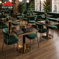 Luxe op maat gemaakte HPL tafelbladen met fluwelen gestoffeerde stoelen voor personeel van steakhouseketenrestaurants, kantines en commerciële eethoek.