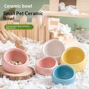 Bol à nourriture rond pour hamster, mangeoire inclinée colorée pour petits animaux de compagnie, idéal pour perroquets et autres petits animaux - Product Image 1