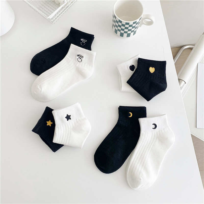 Wholesale high quality cute socks for lovely girls cotton funny women socks custom