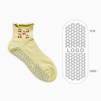 Bas quantité minimale de commande mode nouveauté anti-dérapant Yoga Pilates et Ballet cheville équipage coton avec broderie mignonne avec votre propre logo Grip chaussettes