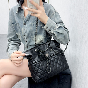 Sac seau de luxe de haute qualité, sac à main pour femme de grande capacité, élégant et en cuir souple, sac à bandoulière zippé. - Product Image 3