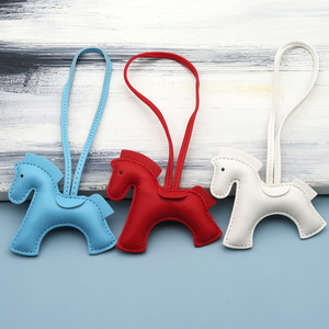 Porte-clés de luxe fait main en cuir PU, motif cheval, poney, licorne, pour femme, ornement de sac, accessoires de décoration, cadeau 2026 - Product Image 3