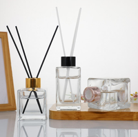 Meilleure vente : Bouteille carrée transparente en verre pour diffuseur d'huiles essentielles à bâtonnets, avec bouchon à vis et bâtonnets parfumés