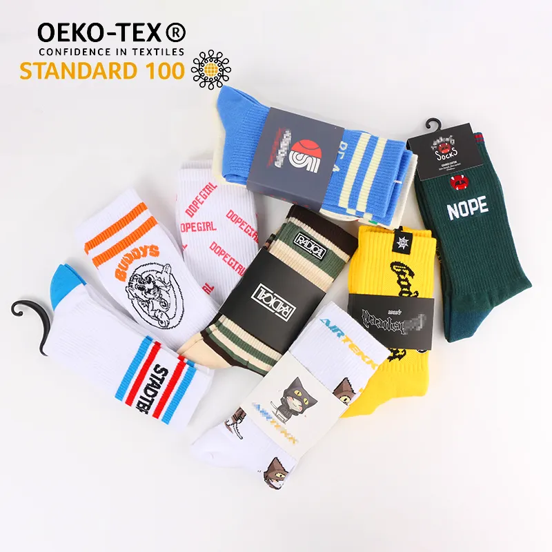 Free Mockup Low MOQ Cotton Sock mens Custom socks With Logo For men And Women