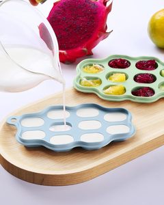 Bac à glaçons en silicone sans BPA à 10 cavités pour la congélation des aliments et la fabrication de bâtonnets glacés - Product Image 2