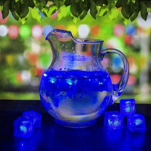 <span class=keywords><strong>Led</strong></span> <span class=keywords><strong>ice</strong></span> <span class=keywords><strong>cubes</strong></span> cho đồ uống với thay đổi đèn tái sử dụng phát sáng nhấp nháy <span class=keywords><strong>Ice</strong></span> Cube cho Câu lạc bộ Bar Party Wedding trang trí nội thất - Product Image 6