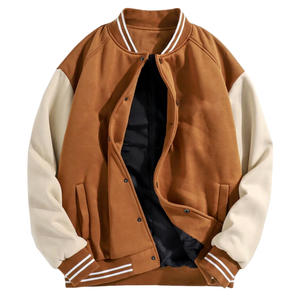 Blouson universitaire écoresponsable pour homme, marron beige, col montant, logo frontal, fermeture boutonnée, tissu polyester/coton, style urbain - Product Image 1