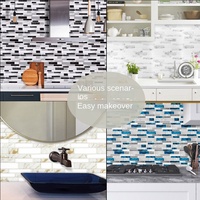 Wallpaper Dekoratif Dinding Bergaris Hitam-Putih Bermotif Kotak-kotak; Tahan Air dan Tahan Noda