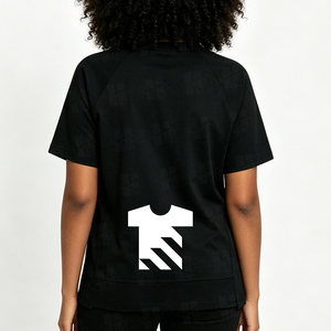 Camiseta Personalizada para Mujer, de Alta Elasticidad, con Spandex, Corte Holgado, Dobladillo Asimétrico, Impresión Digital de Alta Calidad, Negra, Clásica, Estilo Raglán - Product Image 4