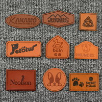 Étiquettes en cuir PU personnalisées de haute qualité, vintage, lavables, pour vêtements, chapeaux, casquettes, jeans, avec logo en relief