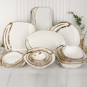 <span class=keywords><strong>Service</strong></span> <span class=keywords><strong>de</strong></span> vaisselle <span class=keywords><strong>de</strong></span> luxe en céramique et <span class=keywords><strong>porcelaine</strong></span> arabe, motif plumes en relief, bord doré, pour 7 à 9 personnes, pour la maison et les hôtels - Product Image 2