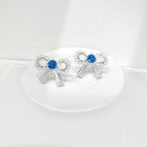 Boucles d'oreilles fantaisie en argent sterling 925 plaqué argent, motif nœud papillon, style coréen, hypoallergéniques, pour filles, prix usine. - Product Image 1