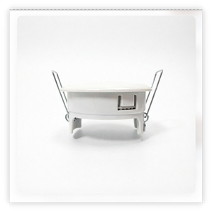 Bocchetta di Ventilazione Universale Rotonda per Auto, Autobus, Camion e Camper, Flusso d'Aria Regolabile con Clip Metalliche - Product Image 3