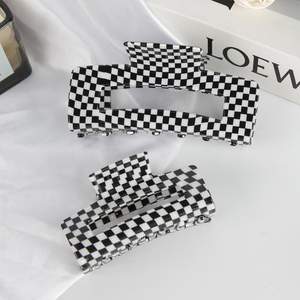 Kore Akrilik Büyük Köpekbalığı Tokaları 10cm Basit Izgara Desenli Oyuk Toka Kızlar İçin Saç Tokaları Kadınlar İçin Saç Aksesuarları - Product Image 5