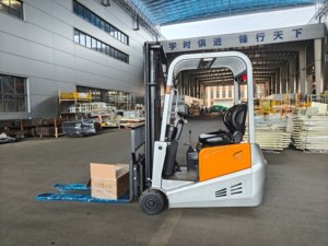 Cross-border Three-point <strong>1</strong>-<strong>ton</strong> Small Three-wheeled <strong>Electric</strong> <strong>Forklift</strong> with No-leg Balancing Weight-type <strong>Electric</strong> <strong>Forklift</strong> - Product Image 5