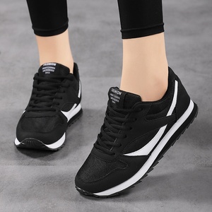 Nuove Scarpe Sportive Primaverili di Grande Taglia per Uomo e Donna, Scarpe da Corsa alla Moda Leggere e Traspiranti in Mesh per il Tempo Libero - Product Image 1
