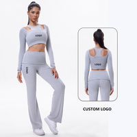 Conjunto de yoga de dos piezas Hingto con logotipo personalizado, top corto de manga larga con aberturas de rayón suave y spandex para mujer, y pantalones acampanados de cintura alta.