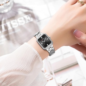 Montre à quartz carrée de petite taille pour femme CURREN 9102, étanche, avec diamants - Product Image 3