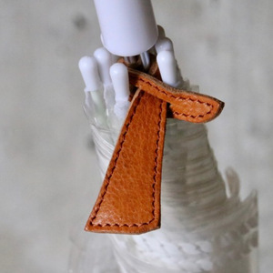 Le fabricant de Shenzhen personnalise des étiquettes anti-perte en cuir pour parapluies, des étiquettes de parapluie tendance de style japonais et des étiquettes pour parasols. - Product Image 1