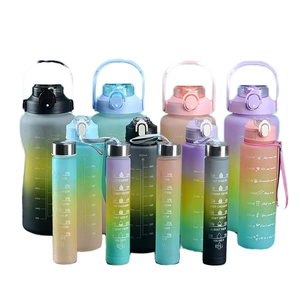 Tristan Bouteille en plastique géante 2L sans Bpa avec couvercle de motivation étanche Eau chaude Applicable Gallon en plastique à grand volume - Product Image 1