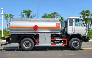 Camión de Combustible Diésel 4x4 de Buena Calidad con Capacidad de 8m3 en Venta - Product Image 4
