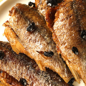 <span class=keywords><strong>ปลา</strong></span>ดิ้นทอดกระป๋องยี่ห้อกันจู้ 184 กรัม พร้อมถั่วดำปรุงรส อาหารทะเลพร้อมรับประทานสำหรับมื้อเร่งด่วนและโจ๊ก ขายส่ง - Product Image 4