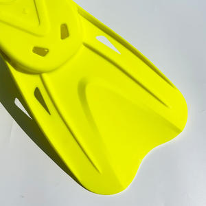 Materiales <span class=keywords><strong>EVA</strong></span> Hebillas ajustables Color amarillo <span class=keywords><strong>aletas</strong></span> de esnórquel Nuevo diseño <span class=keywords><strong>Aletas</strong></span> de natación para esnórquel Buceo Natación - Product Image 6